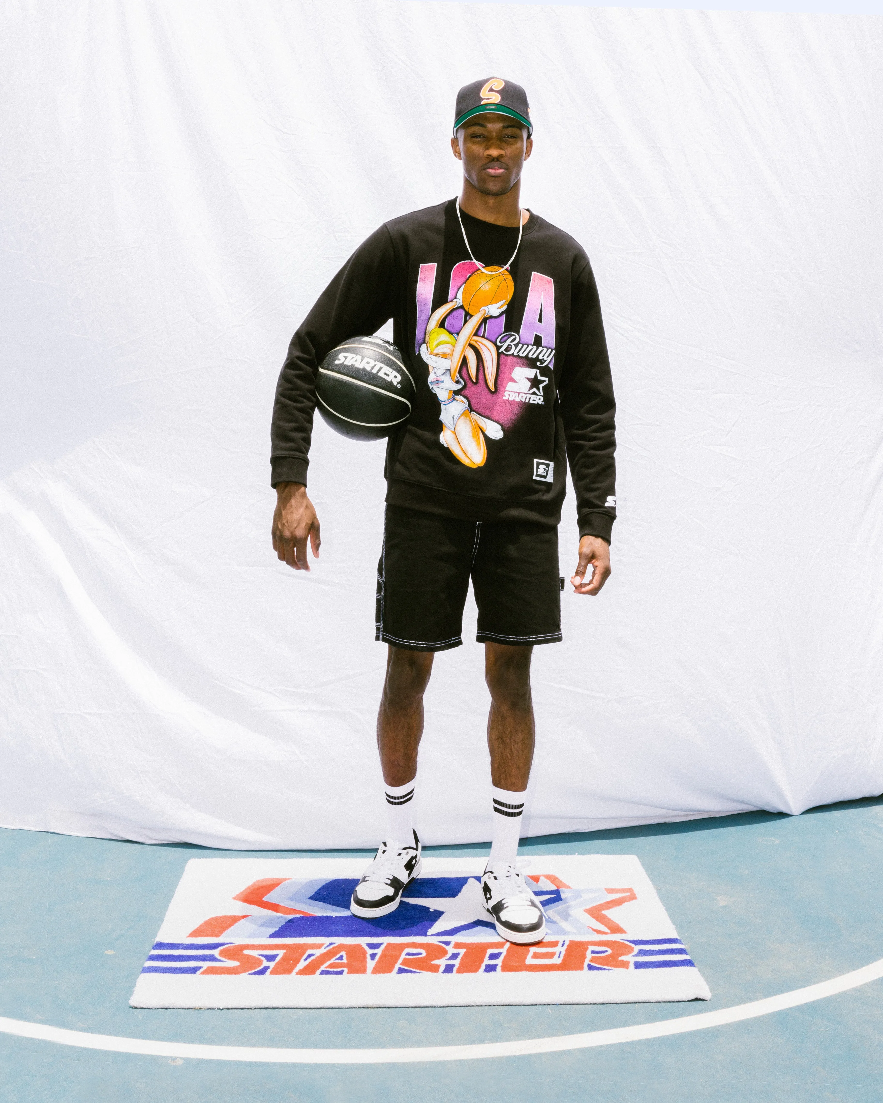 Starter X Space Jam Lola Vintage Crewneck Black
